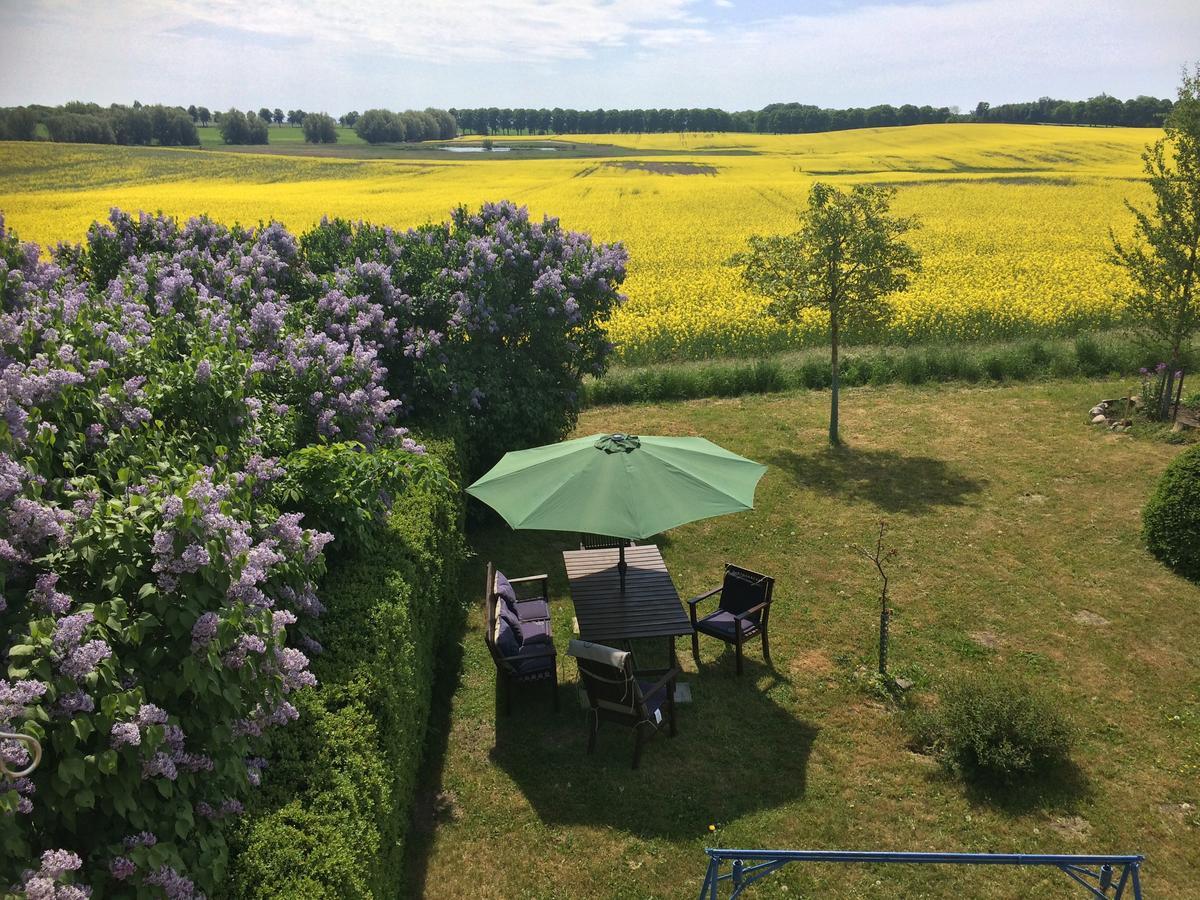 Garden Mellan Slotten Svarte Exterior foto